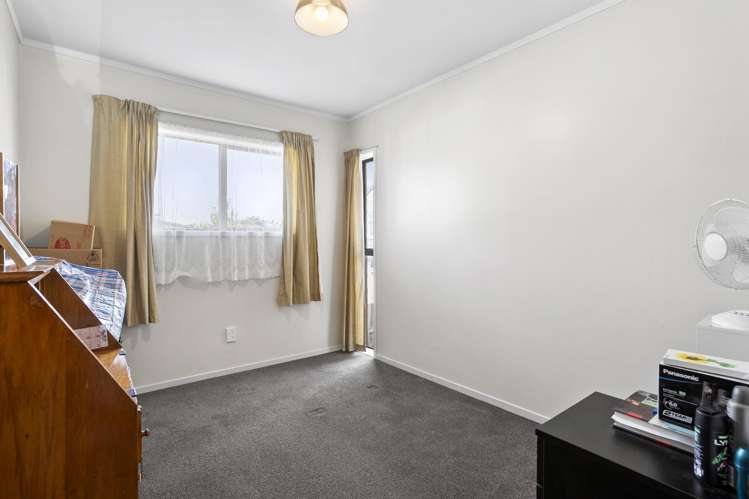 233 Hepburn Road Glendene_13