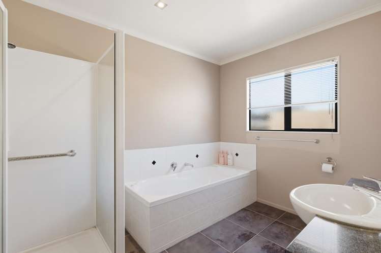 3 Lisa Place Brookfield_10