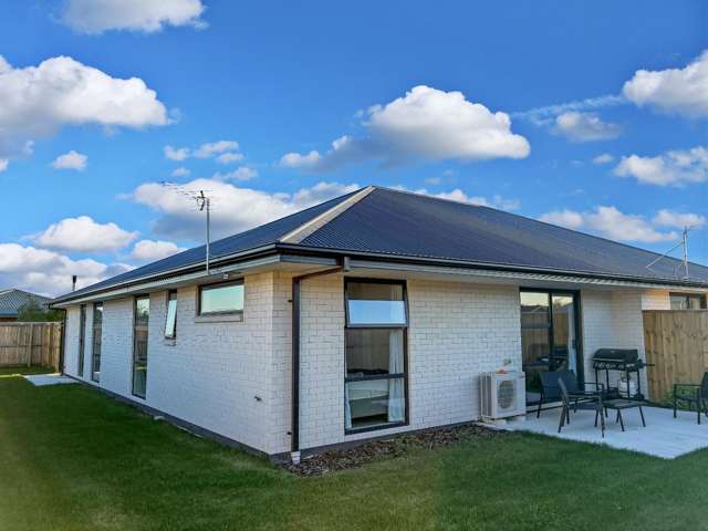 ROLLESTON- 3 BEDRROMS