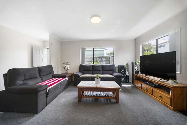 28 Faram Place Massey_1