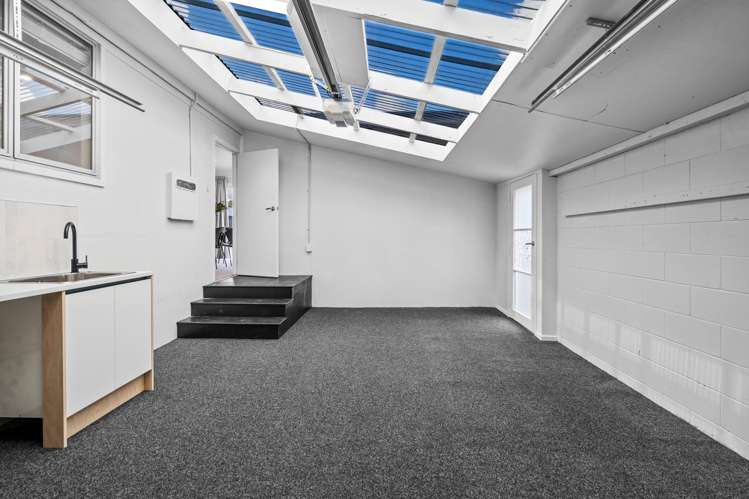 16 Rhonda Avenue Deanwell_21