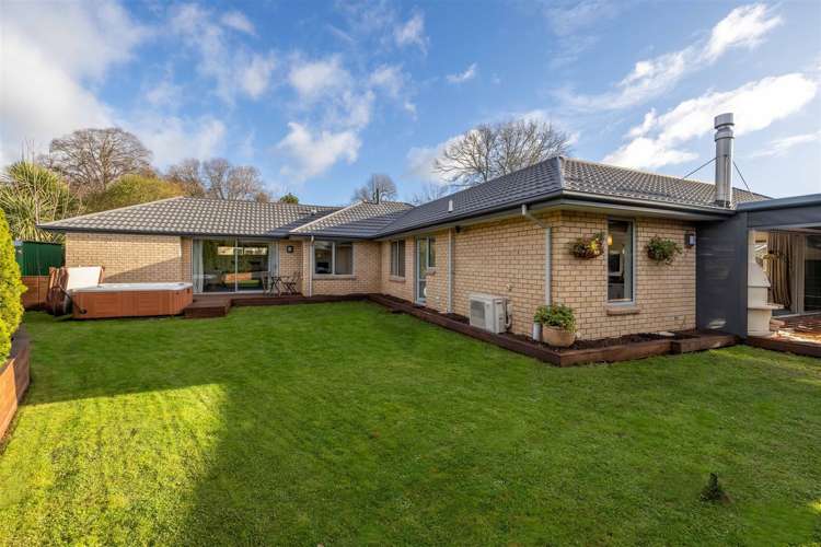 26 John Campbell Crescent Hillmorton_17