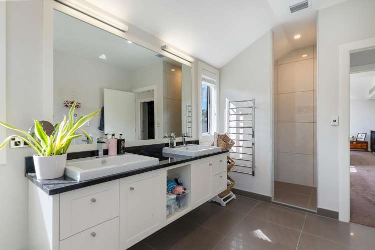 20 Stevensons Crescent Albany Heights_18