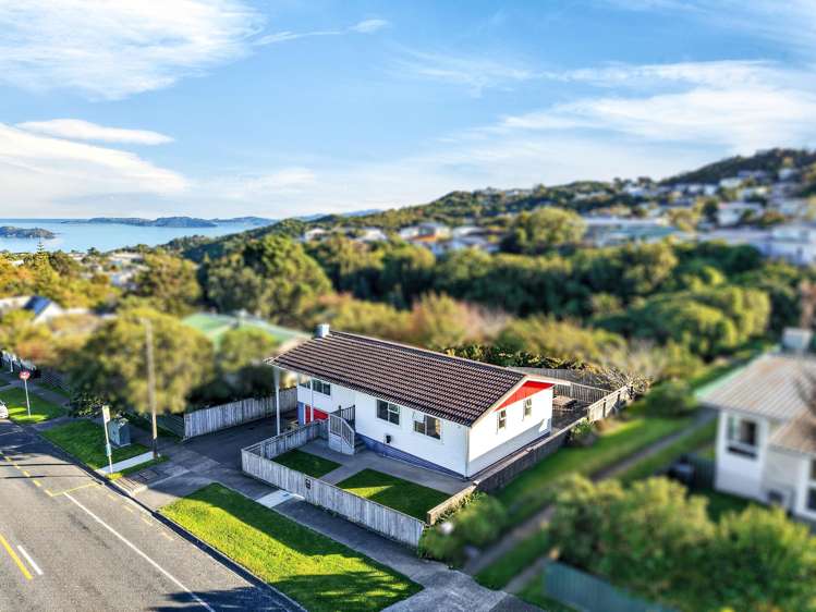 217 Dowse Drive Maungaraki_19