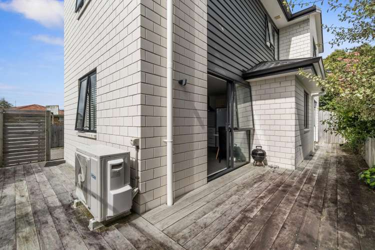 Unit 1/3 Snead Place Hamilton East_12