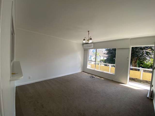 Tidy Unit - Great Location!