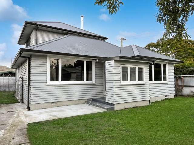 Spacious 2 Storey Home in Somerfield - A Dream Location in Cashmere High School Zone