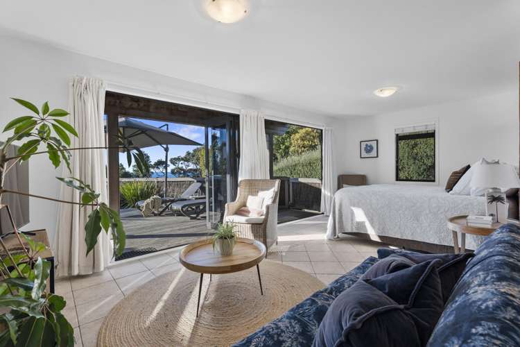 68 Queens Drive Oneroa_13