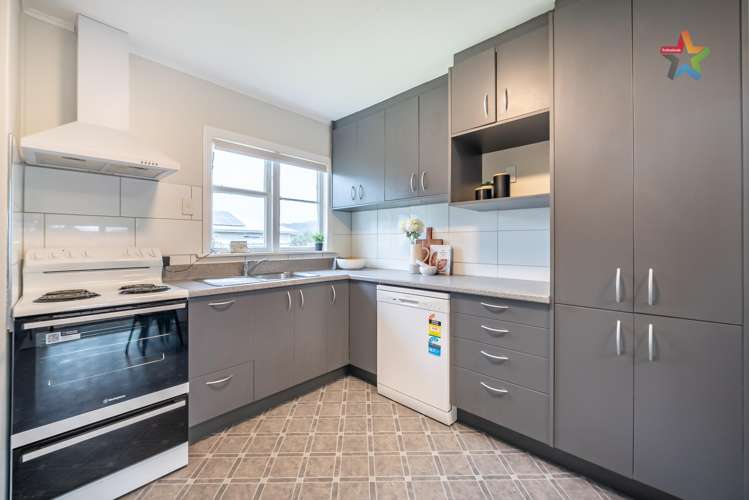 37 Russell Road Wainuiomata_14