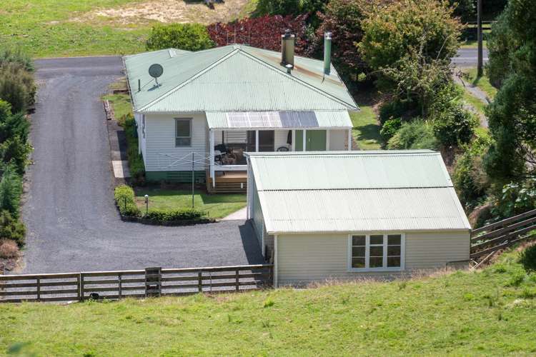 13 Kahu Street Ohura_15