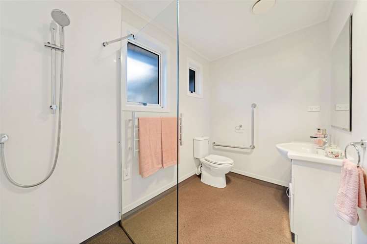 4 Rixon Place Te Atatu Peninsula_19