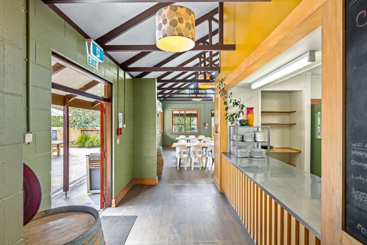 581 West Coast Road Oratia_34