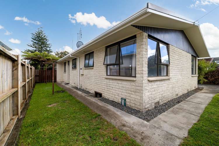 9 Burns Street Leamington_13