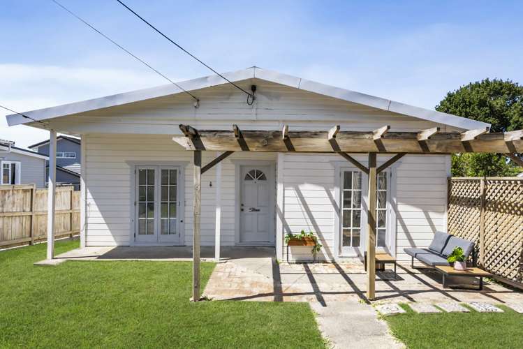 3 Queen Mary Avenue New Lynn_0