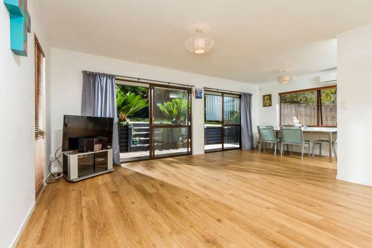 2/706 Beach Road Browns Bay_32
