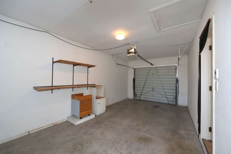 910a Willowpark Road North Mayfair_8