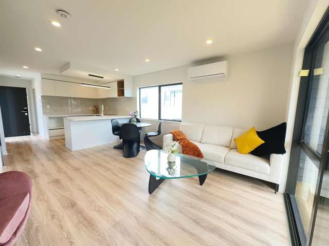 7/2a Mantra Road Massey_3