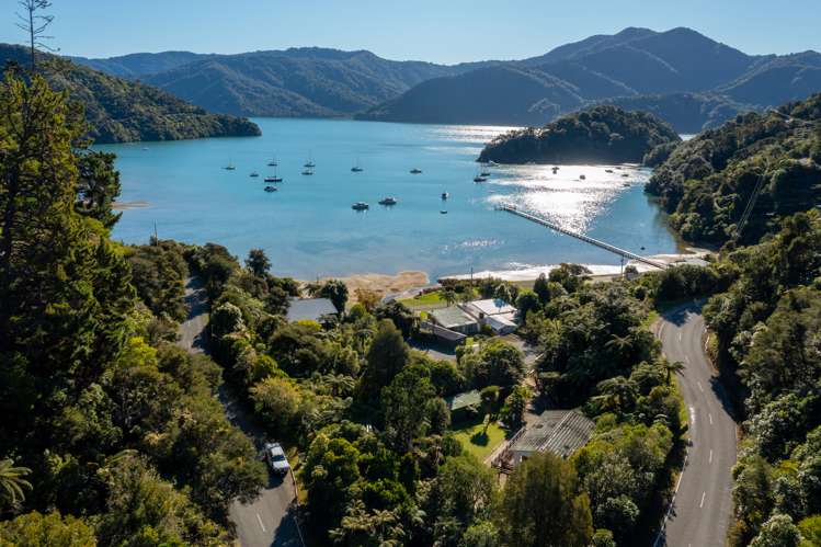 2369 Queen Charlotte Drive Anakiwa and Surrounds_17