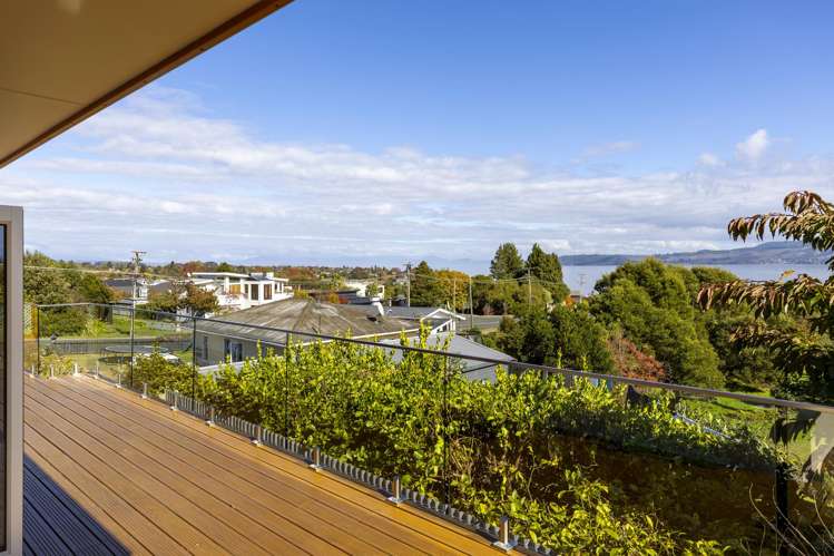 2/36 Shepherd Road Waipahihi_1