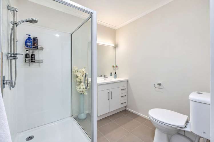 16/8 Village Place Tuakau_11