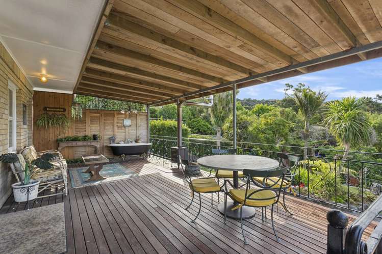 10 Rauhuia Crescent Parau_24