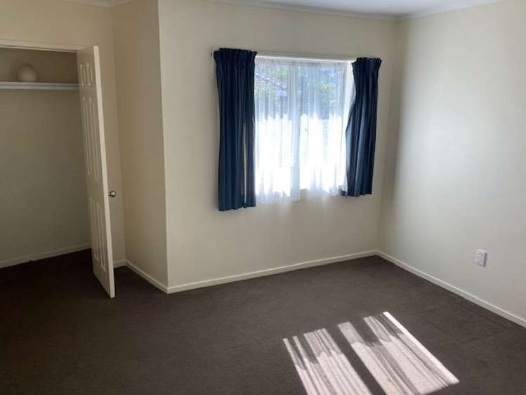 2/9 Channing Crescent Botany Downs_5