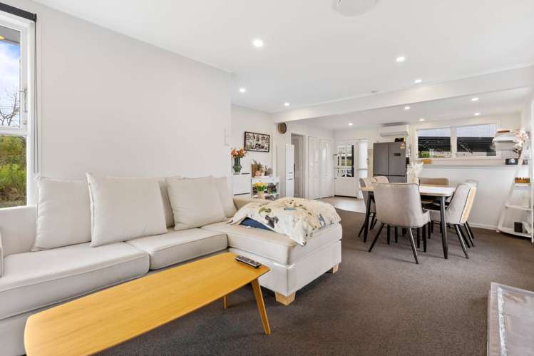 141 Edmonton Road Te Atatu South_4