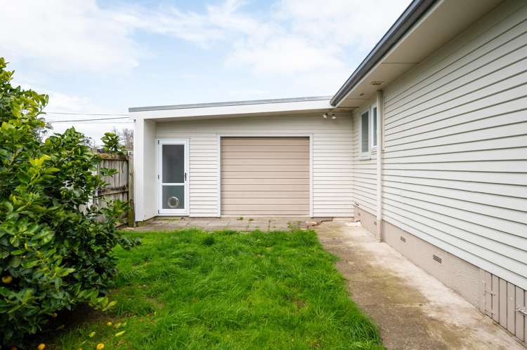 6 Forth Crescent Glenview_12