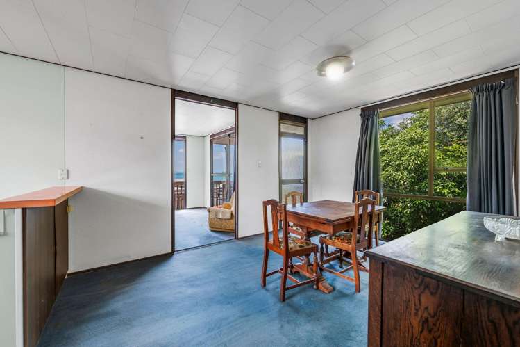 2/3 The Esplanade Eastern Beach_9