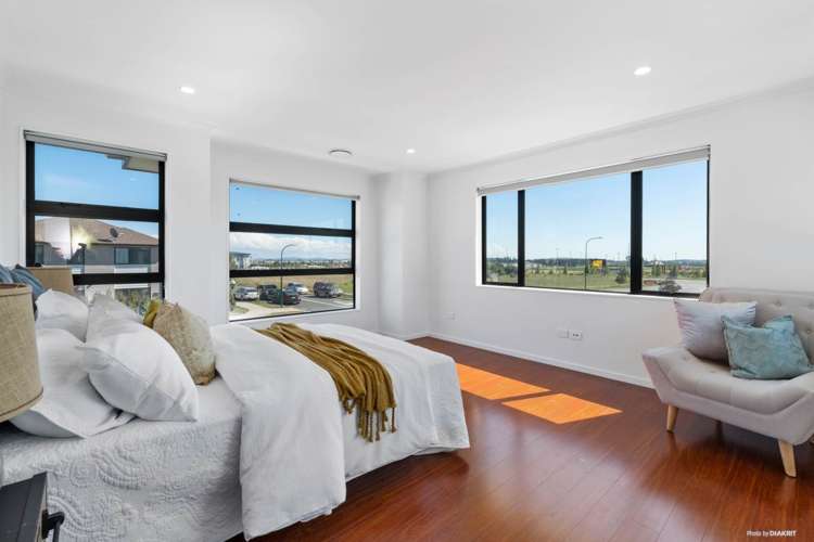 13 Hakinakina Drive Flat Bush_11