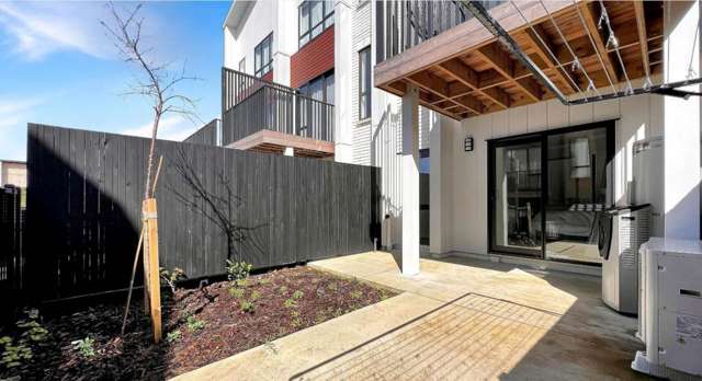 Bright, Spacious & Sunny Townhouse in a Great ...