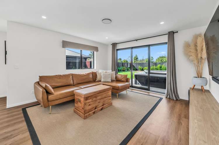 15 Cedric Place Darfield_13