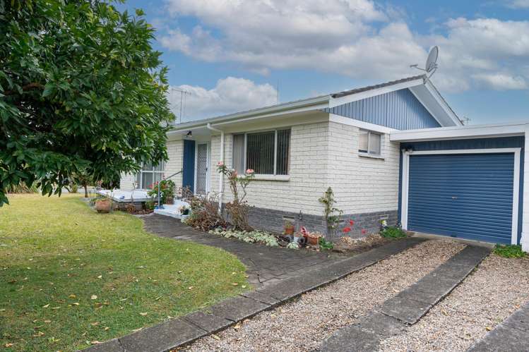 2 Sandringham Road Enderley_12