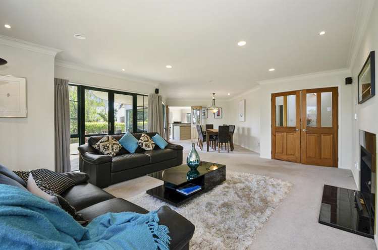 2 Beach Road Mellons Bay_8