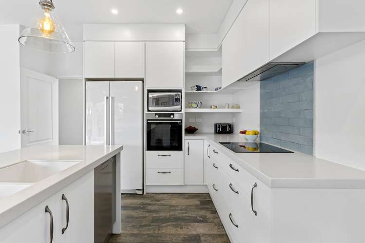 146 Eighth View Avenue Beachlands_5