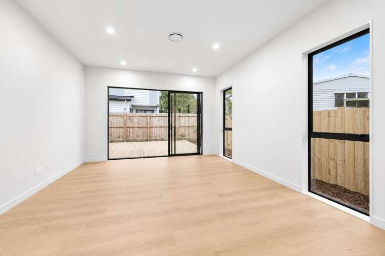 6 Furlough Road_2