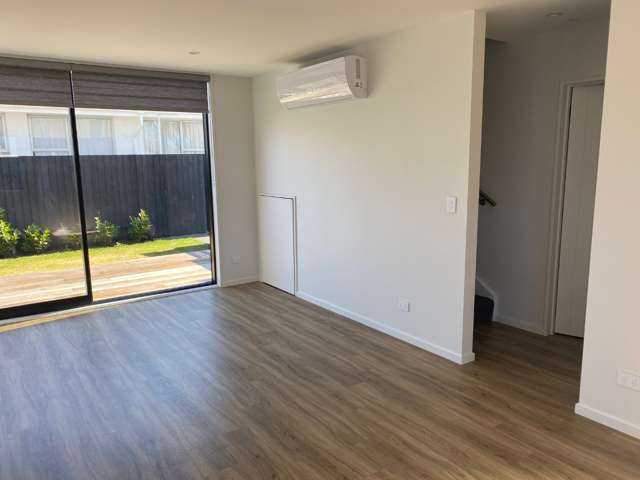 2/515 Worcester Street 1477_2
