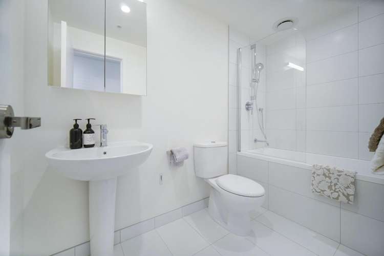 13B/100 Anzac Avenue 10015_10