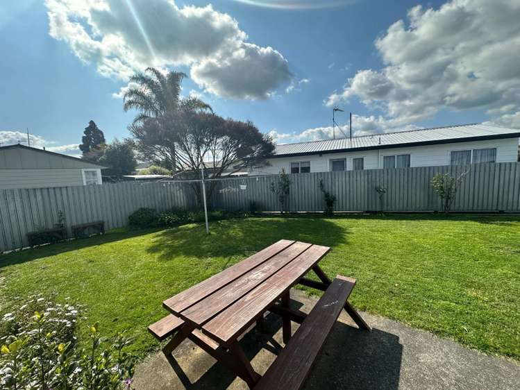 61 Campbell Street 11373_9