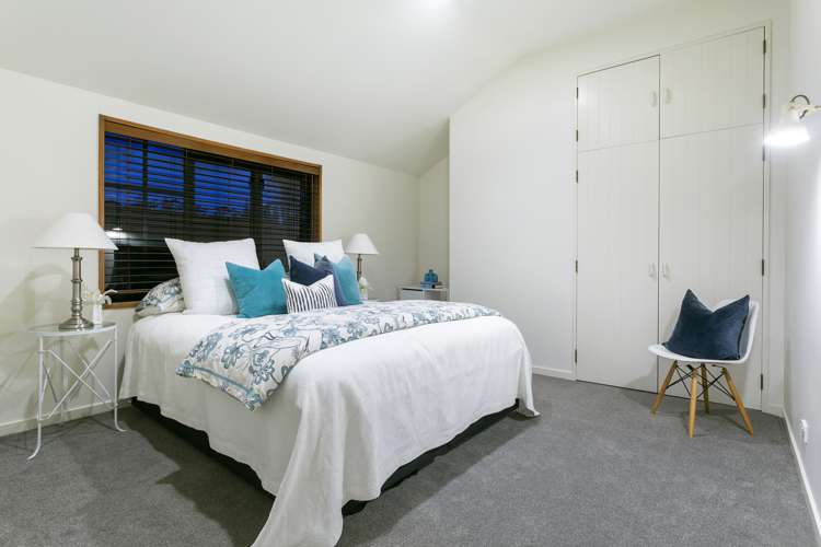 35 Isobel Road Greenhithe_18