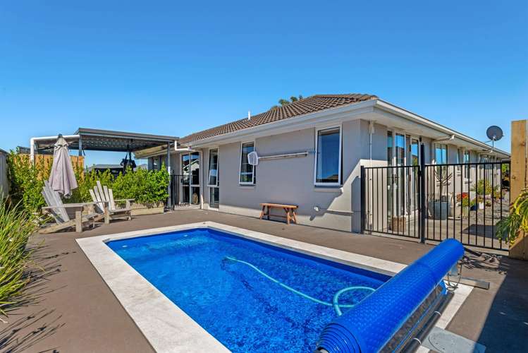 49 Sterling Park Lytton West_16