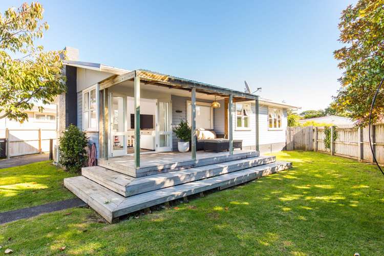 8 Crocombe Crescent Beach Haven_25