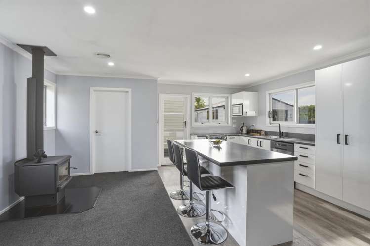 8 Ayr Street Balclutha_11