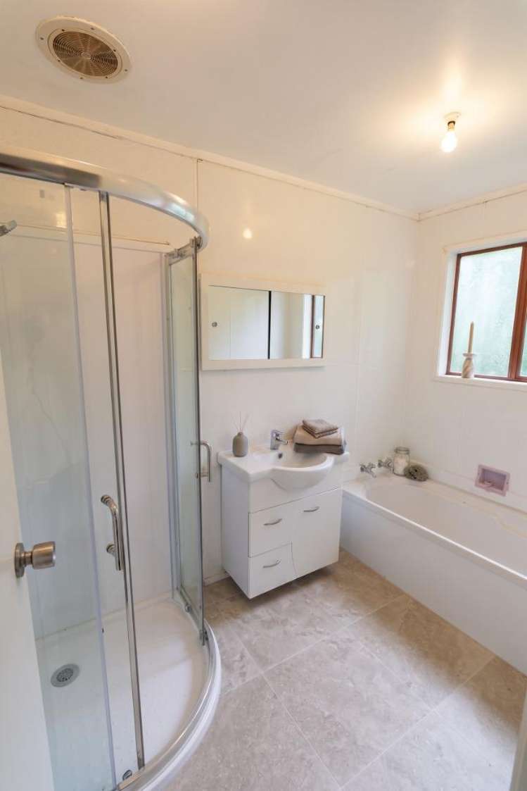 4 Woontons Lane Titirangi_7