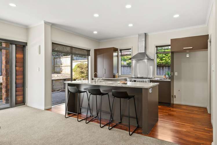 49 Intrepid Crescent Beachlands_9