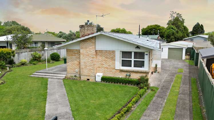 63 Resthill Crescent Glenview_17