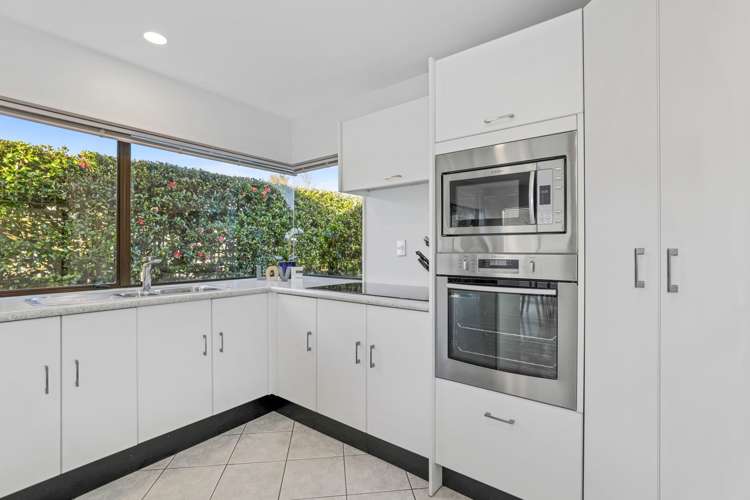 2/77 Harvey Street Waipahihi_9