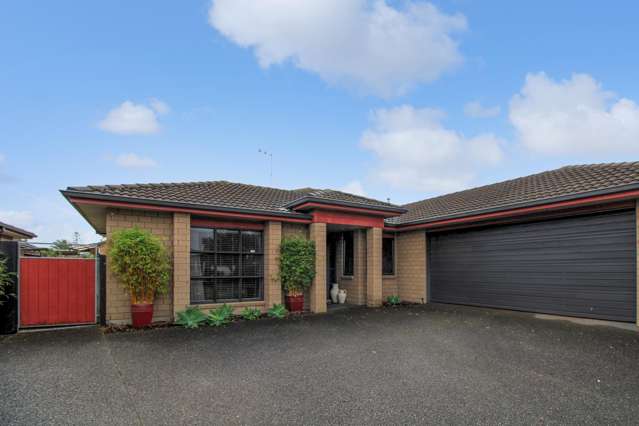 Prime Papamoa location!