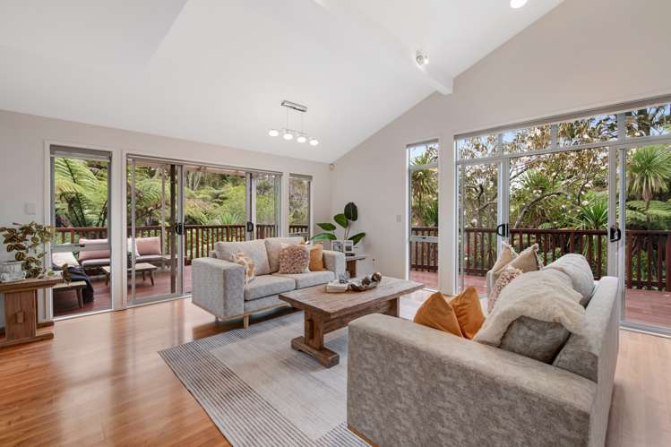 9 Springwater Vale Unsworth Heights_1