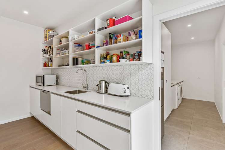 32 Defender Crescent Beachlands_9